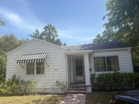 240 Almeria Rd in West Palm Beach, FL - Building Photo