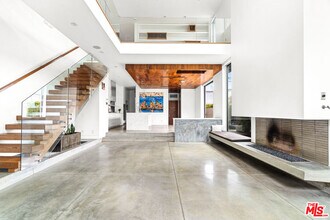 524 Rialto Ave in Los Angeles, CA - Building Photo - Building Photo