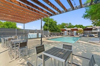 301 N Greenville Ave-Unit -172 in Allen, TX - Foto de edificio - Building Photo
