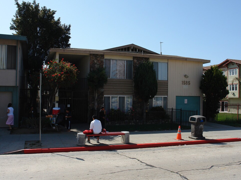 1585 Pacific Ave in Long Beach, CA - Foto de edificio