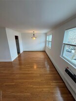 144-50 25th Rd in Queens, NY - Building Photo