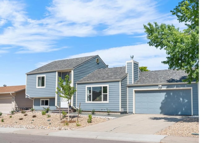 property at 6604 S Dahlia Cir