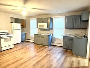 45 Mitchell St in New Bedford, MA - Building Photo - Building Photo