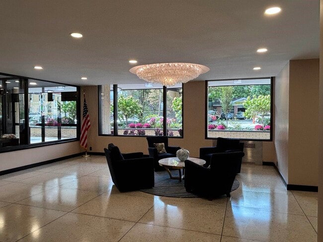 6600 JFK Blvd E in West New York, NJ - Foto de edificio - Building Photo