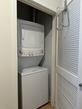 4215 Glencoe Ave, Unit 310 in Marina Del Rey, CA - Building Photo - Building Photo