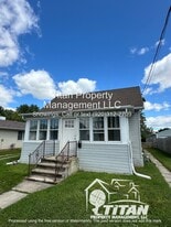 617 Milwaukee St in Menasha, WI - Building Photo