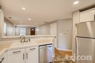 577 SW 207th Ave in Beaverton, OR - Building Photo - Building Photo