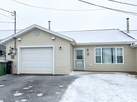 10 Muttart Dr in Cornwall, PE - Building Photo