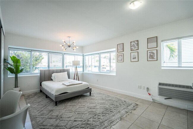 6971 Carlyle Ave in Miami Beach, FL - Building Photo - Building Photo