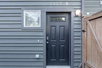 2127 N 113th St in Seattle, WA - Building Photo - Building Photo