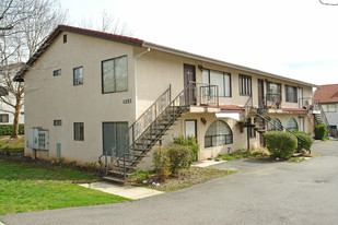 1253 Lancers Ln Apartments