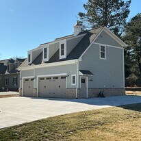 120 Lake Shore Dr in Fredericksburg, VA - Building Photo