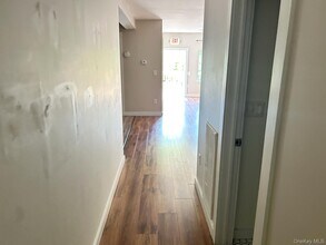 175 S Montgomery St in Walden, NY - Building Photo - Building Photo