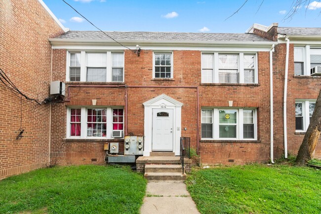 1616 17th Pl SE