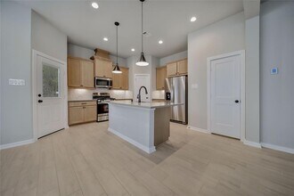 555 Longleaf Pine Dr in Montgomery, TX - Building Photo - Building Photo