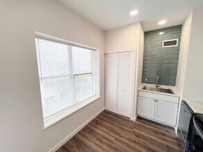 207 N Emporia Ave in Wichita, KS - Building Photo - Building Photo