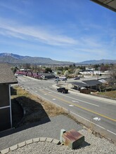 509 2nd St NE, Unit 2 in East Wenatchee, WA - Foto de edificio - Building Photo