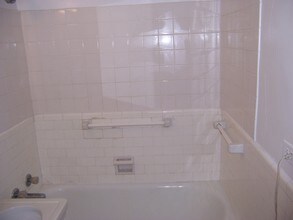 2330 Euclid Heights Blvd-Unit -307 in Cleveland, OH - Building Photo - Building Photo