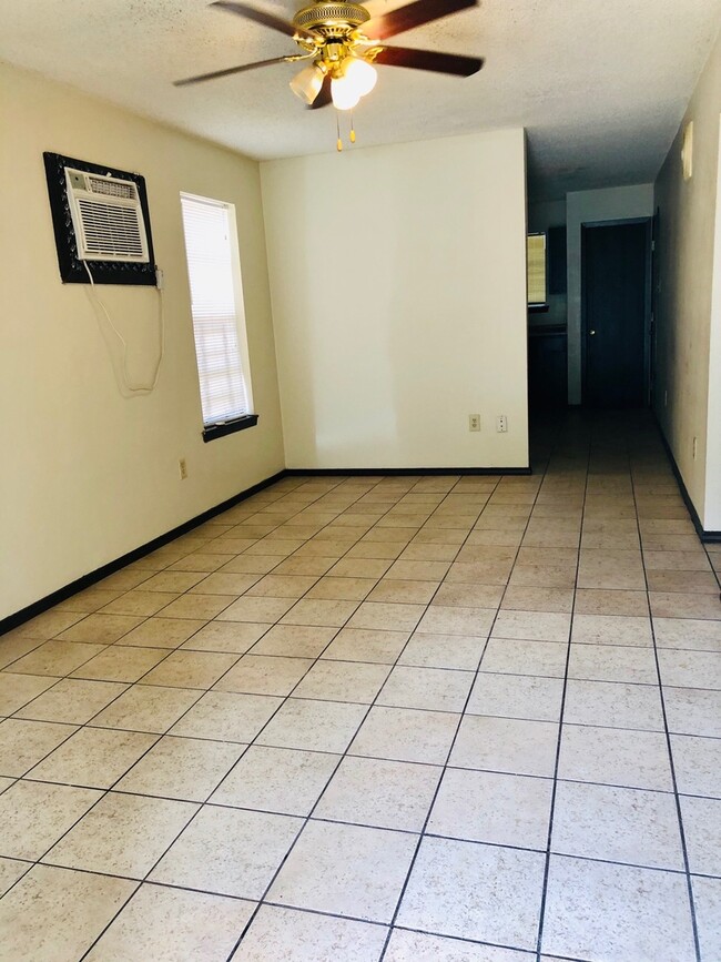 2351 Elm Park Dr in Baton Rouge, LA - Building Photo - Building Photo