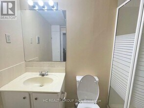 3025 Cedarglen Gate in Mississauga, ON - Building Photo - Building Photo