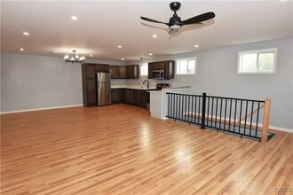 225 Clinton Rd in New Hartford, NY - Building Photo - Building Photo