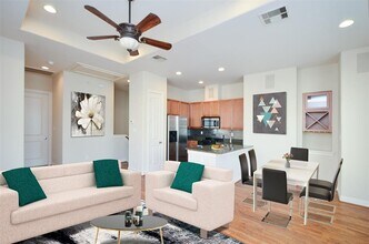 3834 Center St in Houston, TX - Building Photo - Building Photo