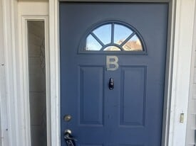 9349 S Cobblestone Way in Franklin, WI - Building Photo