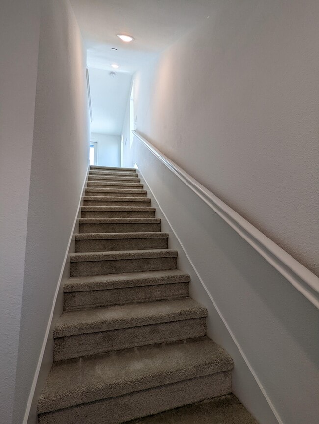 9877 MacArthur Blvd in Oakland, CA - Building Photo - Building Photo