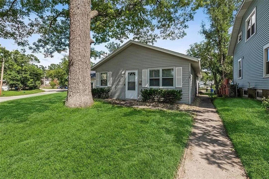 1134 12th St NE in Cedar Rapids, IA - Building Photo