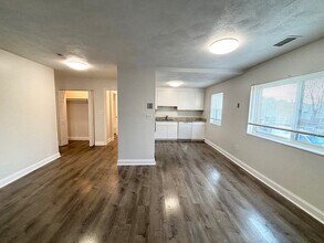 11 Langdon St, Unit 204 in Everett, MA - Building Photo - Building Photo