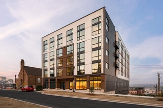 Ellis Apartments in Tacoma, WA - Foto de edificio - Building Photo