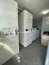 164 N Beacon St in Boston, MA - Foto de edificio - Building Photo