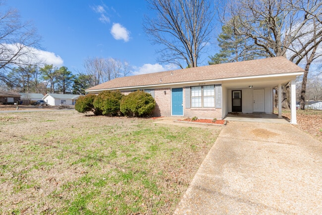 5904 Ashford Dr in Horn Lake, MS - Building Photo - Building Photo