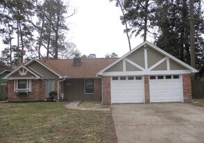 2106 Woodway Dr in New Caney, TX - Building Photo
