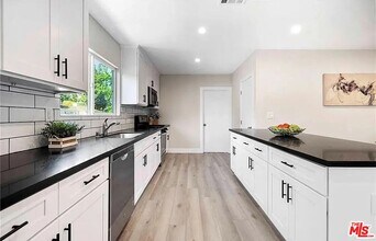 6651 Aldea Ave in Los Angeles, CA - Building Photo - Building Photo