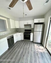 709 Lady Slipper Ct in Tuckerton, NJ - Building Photo - Building Photo