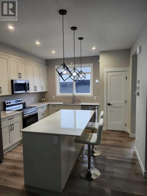 24 Silverton Gln Grn SW in Calgary, AB - Building Photo - Building Photo