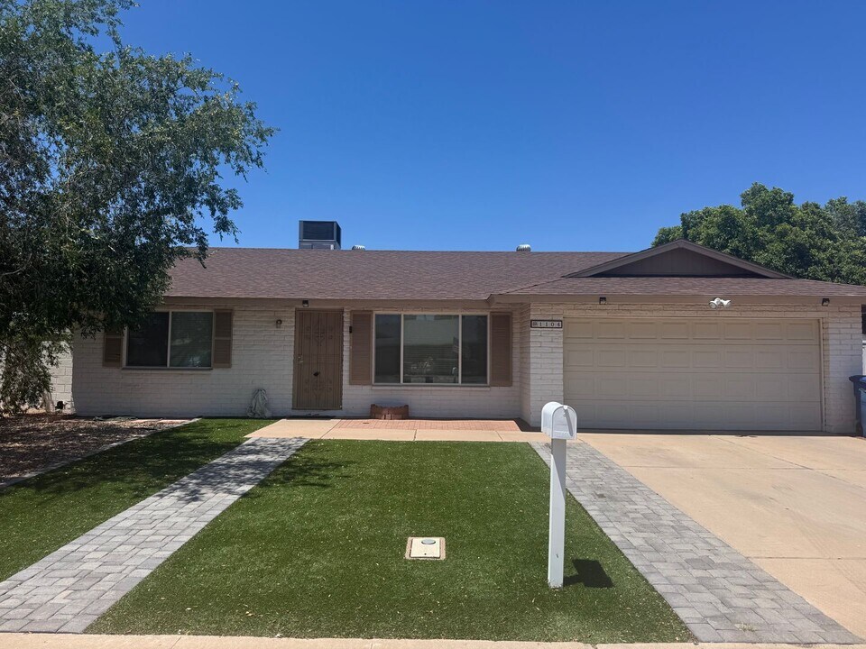 1104 W Mission Dr in Chandler, AZ - Building Photo