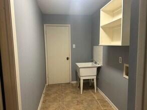 6 Quadrangle Cir in Laredo, TX - Building Photo - Building Photo