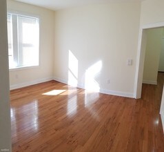 392 Rose Ave-Unit -Apt 4 in Jersey City, NJ - Building Photo - Building Photo