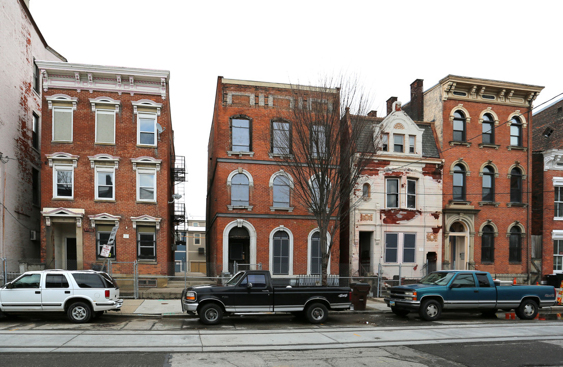 1416 Elm St in Cincinnati, OH - Building Photo