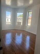 2820 S Short St, Unit 2nd Floor Front in Chicago, IL - Building Photo