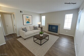 1943 Dwarf Star Dr in Las Vegas, NV - Building Photo - Building Photo