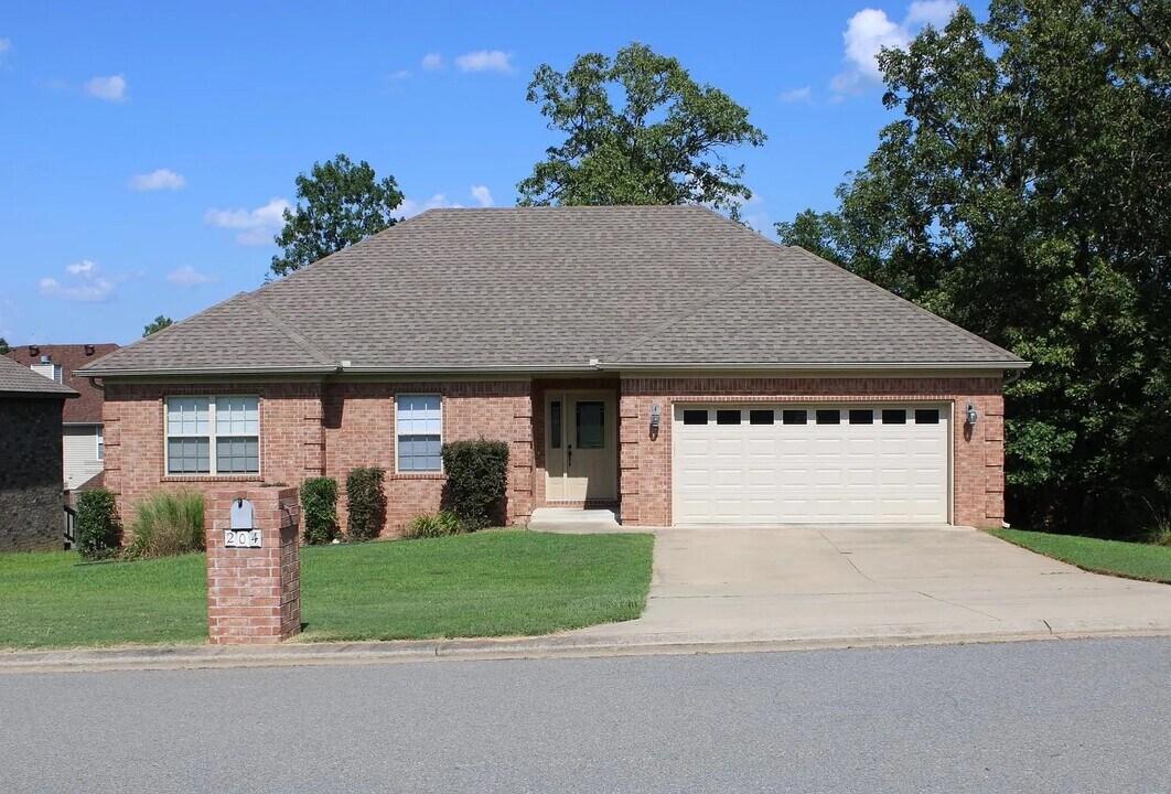 204 Marble Dr in Sherwood, AR - Building Photo