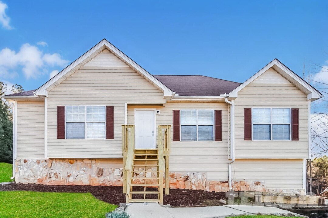 132 Diamond Ct in Carrollton, GA - Foto de edificio