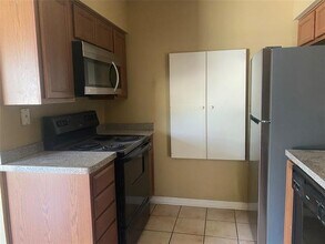 1710 N Travis St in Sherman, TX - Building Photo - Building Photo