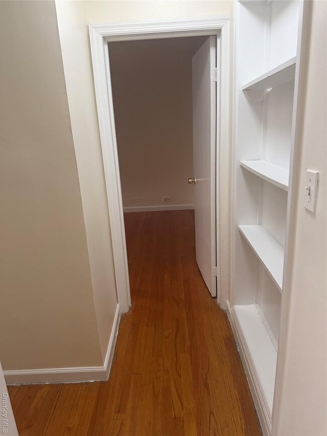 11 Lawrence St in Yonkers, NY - Building Photo - Building Photo