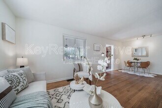 7275 E 8th Ave in Denver, CO - Building Photo - Building Photo