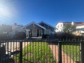 3540 & 3540 1/2 6th St in Los Angeles, CA - Building Photo