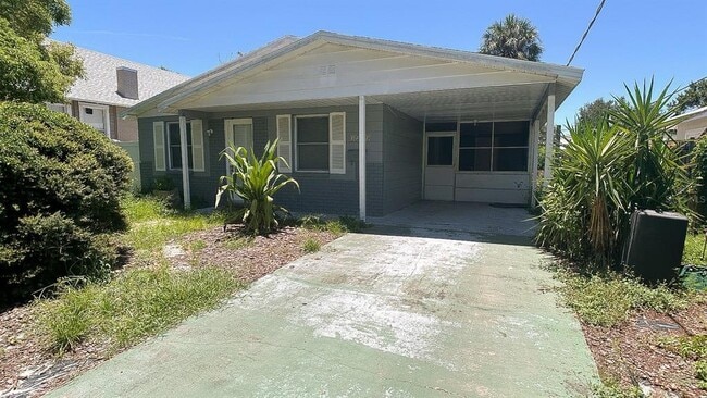 property at 3218 W San Pedro St